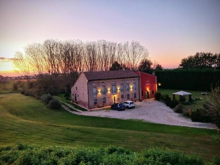 Agriturismo per 2 persone, con Terrazza e Giardino nonché Panorama in Provincia di Ferrara