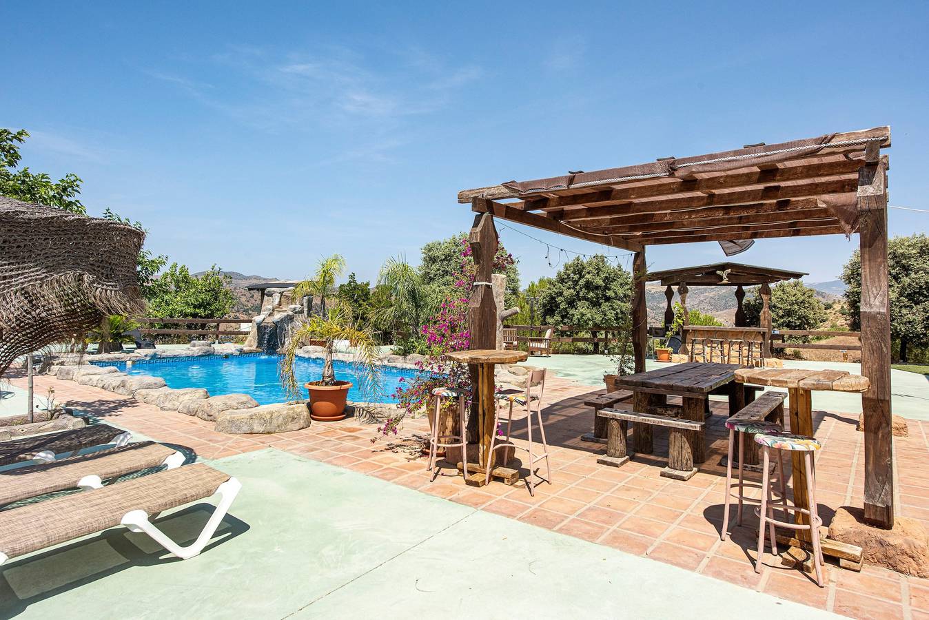 Casa de vacaciones 'El Desafío De Las Águilas' con vistas al lago, Wi-Fi y aire acondicionado in Almogía, Provincia de Málaga