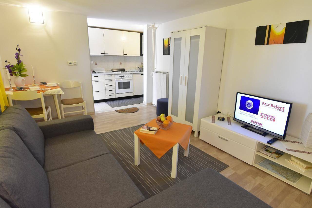Ganze Ferienwohnung, Klimatisierte Wohnung in Savudrija mit Grill, Garten und Terrasse in Savudrija, Umag und Umgebung