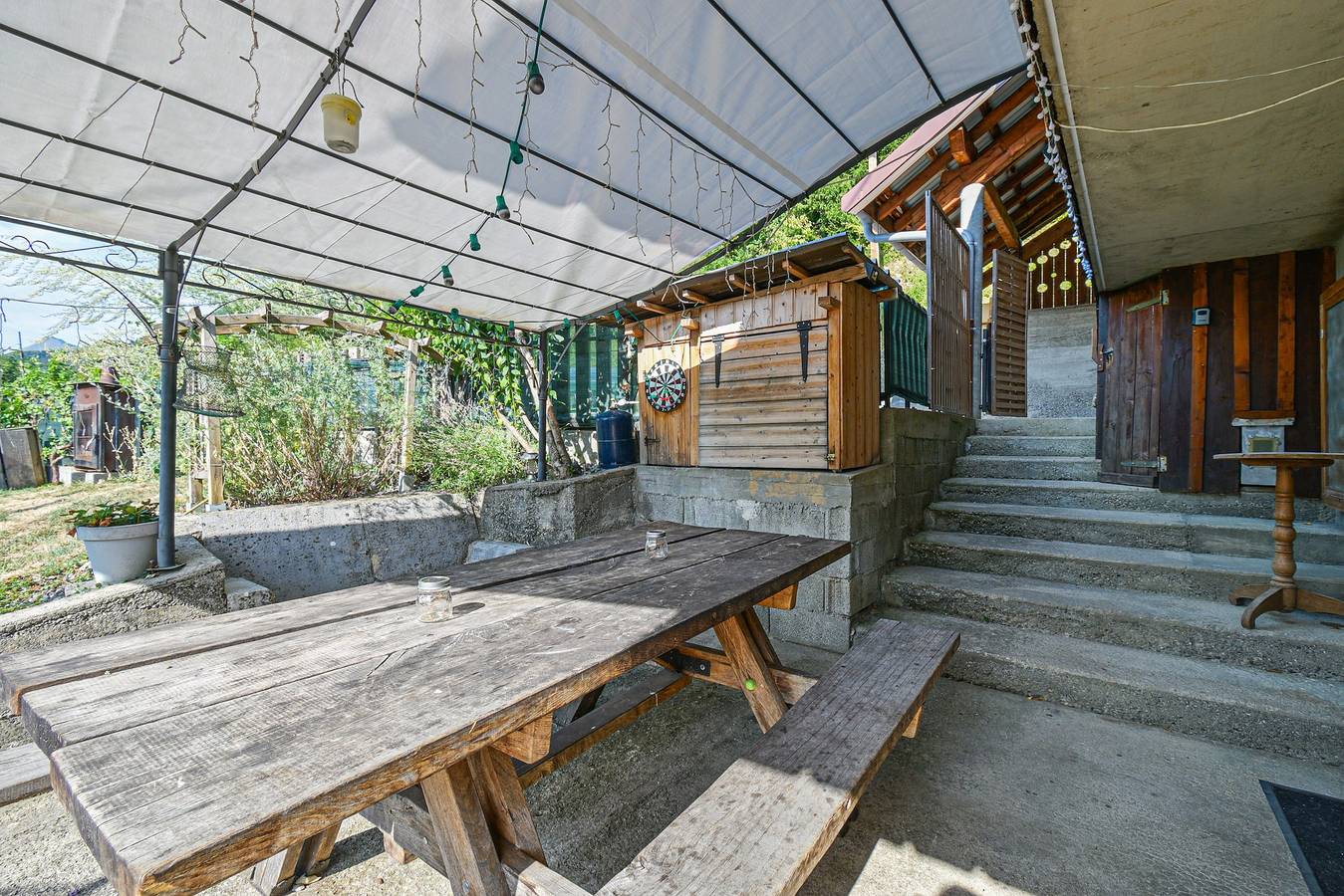 Appartement entier, Appartement dans maison avec vue montagne, terrasse privée et Wi-Fi in Saint Ferréol, Région d'Annecy