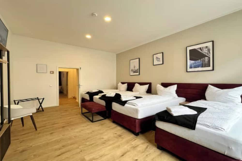 Ganze Wohnung, Spacious 4-Bedroom Apartment in Prenzlauer Berg, Berlin in Prenzlauer Berg Berlin, Berlin