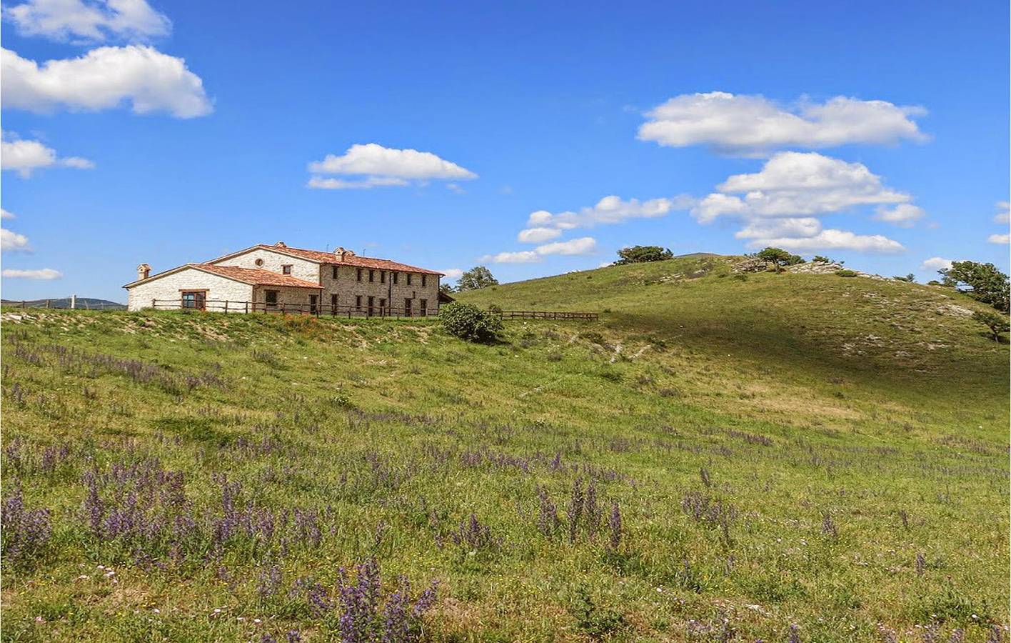 Ferienhaus für 16 Personen mit Pool in Apecchio, Valle del Metauro