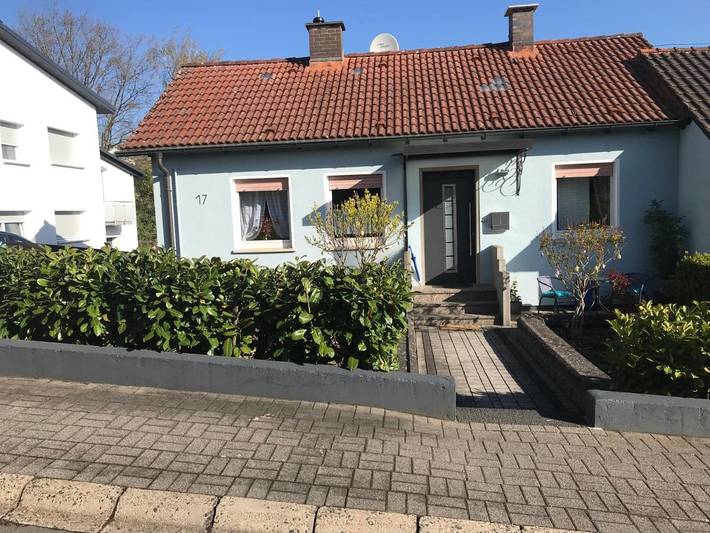 Ferienwohnung für 4 Personen, mit Terrasse und Garten sowie Ausblick in Petersberg