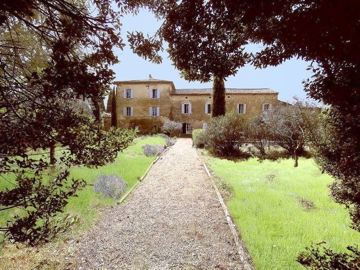 Maison d’hôte pour 2 personnes, avec Terrasse et Jardin ainsi que Piscine et Vue