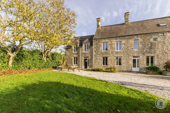Gîte pour 6 personnes, avec jardin à Anneville-en-Saire - 2