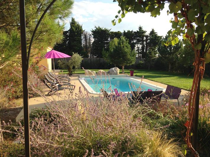 Gîte pour 6 personnes, avec terrasse ainsi que piscine et jardin à Pernes-les-Fontaines - 2