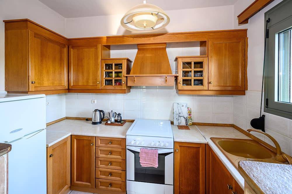 Ganze Wohnung, Mary's stone house\n\n  5 min From Kardamili ,, in Kardamyli, Messenien