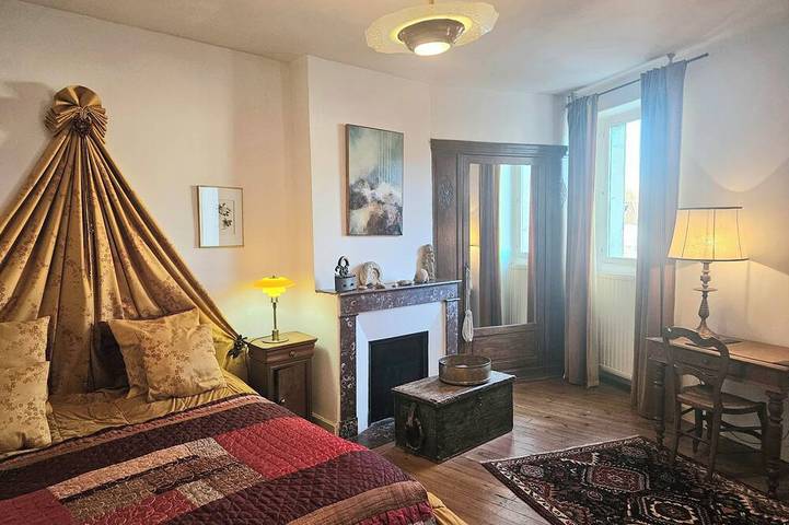 Ganze Wohnung, Exceptional duplex 200 m² -heart of town in Salies-de-Béarn, Béarn