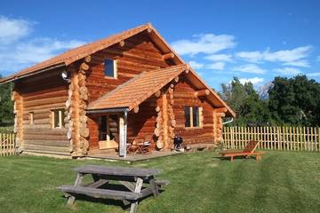 Gîte pour 8 personnes, avec terrasse et jardin, animaux acceptés à Prunières
