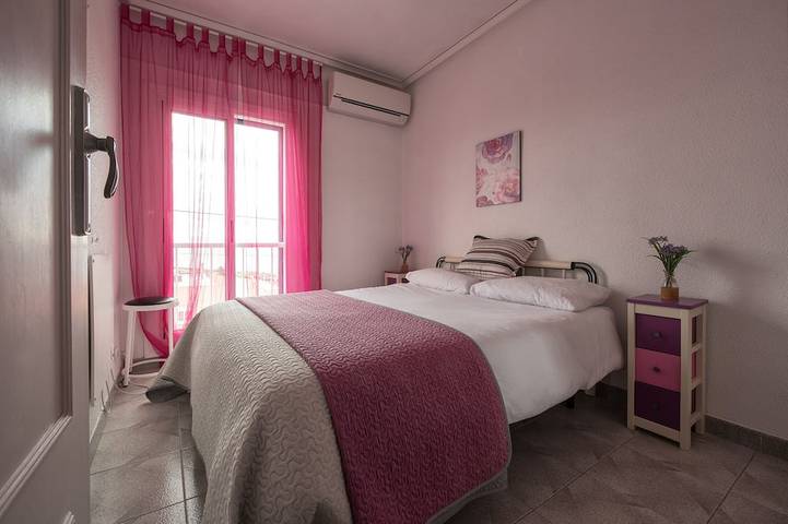 Una casa con 2 dormitorios cerca de Alicante y cerca de la playa y aeropuerto. in Santa Pola, Costa Blanca