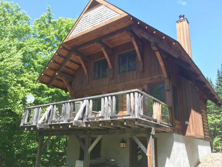 Lodge voor 10 personen, with zwembad and tuin as well as whirlpool in Canada