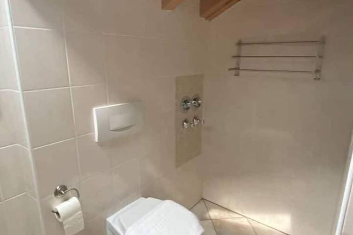 Ganze Wohnung, Schöne Ferienwohnung \"Hubertus\" im Dachgeschoss in Holzkirchen, Landkreis Miesbach