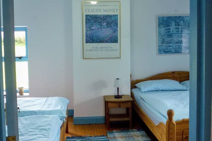 The Blue House -Tara´s Land with fantastic sea views in County Cork
