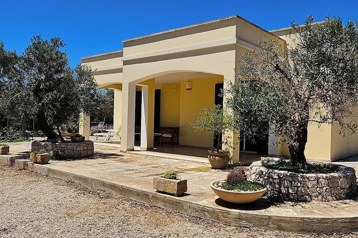 Villa pour 6 personnes, avec terrasse et jardin - 1