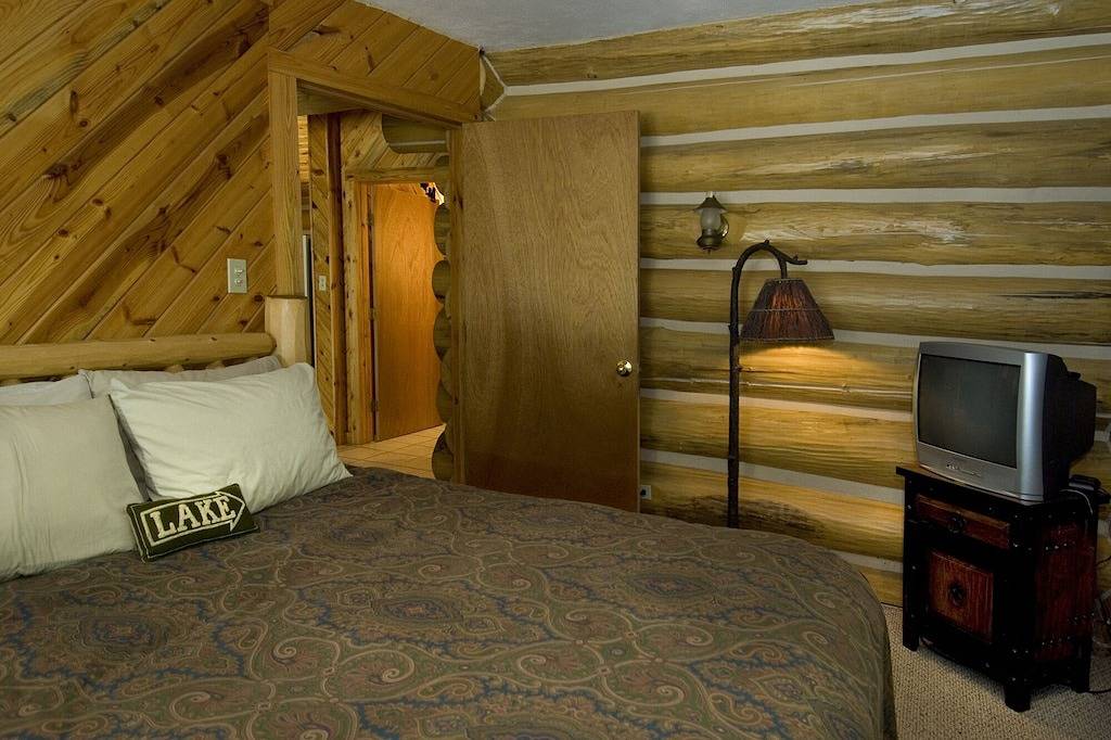 Erikas Dream - Handgefertigtes Blockhaus in der Nähe des Flusses in Fontana Lake