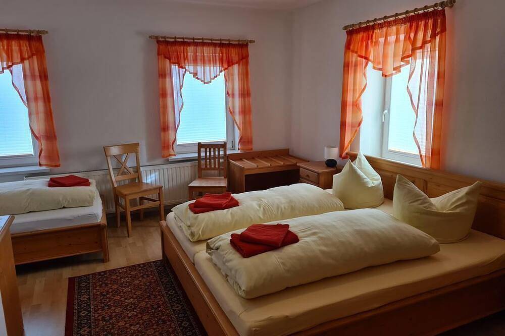 Dreibettzimmer Bettenhaus, Dusche, Wc,online - Landgasthof Süßebach in Süßebach, Eichigt