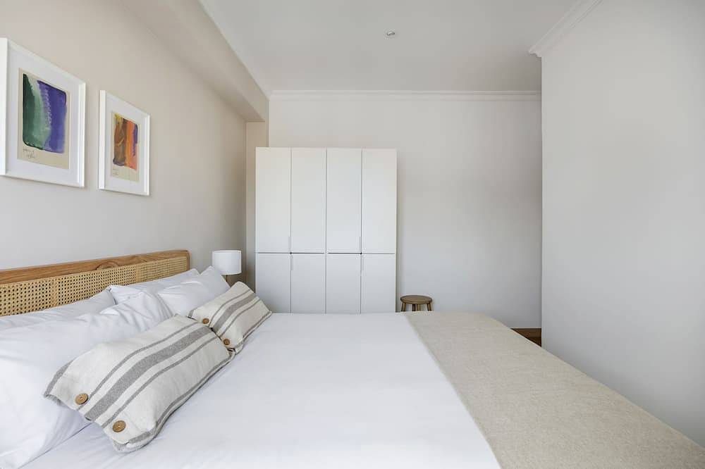 Apartamento entero, Increíble y luminosa casa de 3 dormitorios con aproximadamente 63 m², ubicada en la encantadora ciudad de Cornellà de Llobregat, a solo 20 minutos de la vibrante ciudad de Barcelona. in Cornellá de Llobregat, Bajo Llobregat