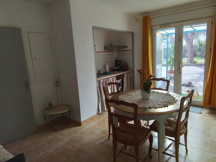 Gîte pour 4 personnes, avec jardin à Lunel-Viel - 3