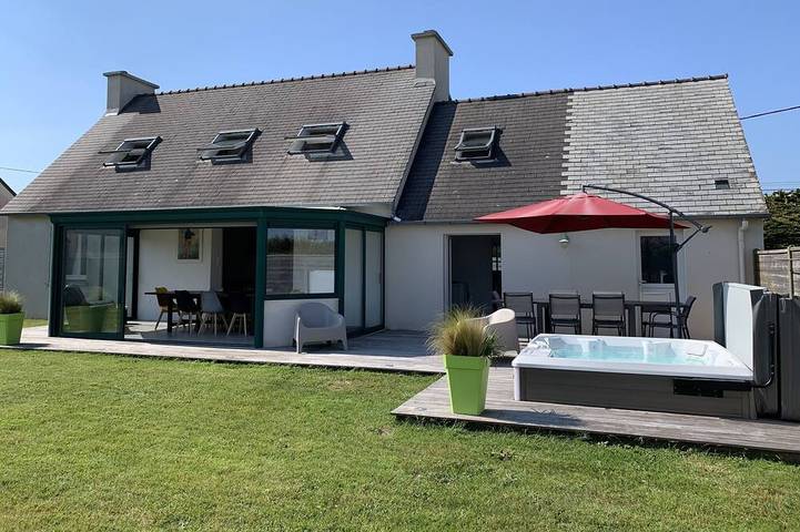 Maison de vacances pour 10 personnes, avec jacuzzi ainsi que terrasse et jardin, animaux acceptés