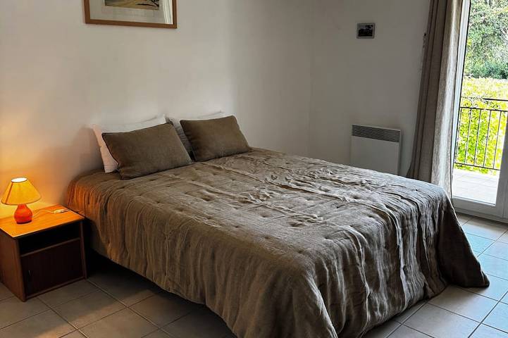 Location de vacances pour 5 personnes, avec jardin ainsi que piscine et terrasse à Garrigues-Sainte-Eulalie - 3