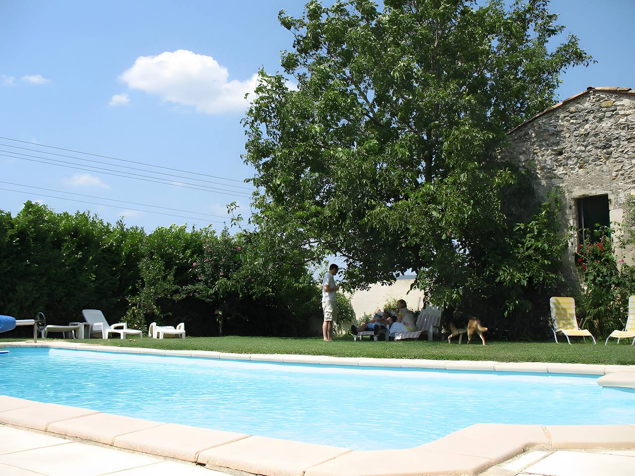 Chambre Rose avec piscine et jardin in Sauzet, Région de nyons