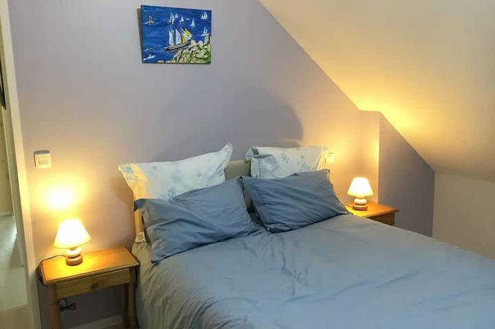 Large House 4 bedrooms. 125 m2 .2 closed garages in Ploeren, Côte des Mégalithes