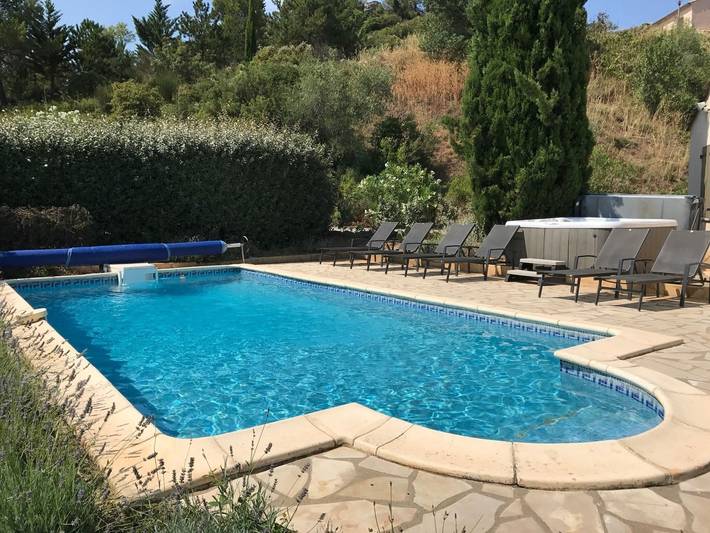 Villa pour 6 personnes, avec Terrasse ainsi que Jardin et Piscine