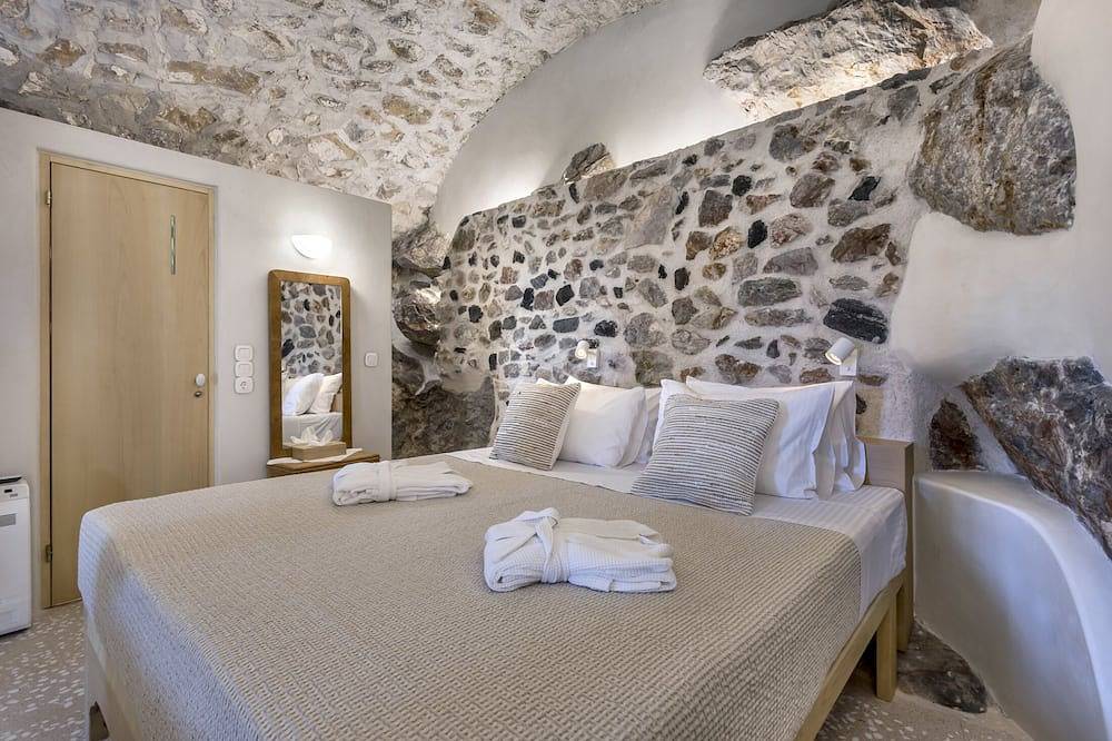 Canava Villas ~ Weingut Estate @ Emporio, Santorini in Emporio, Santorin
