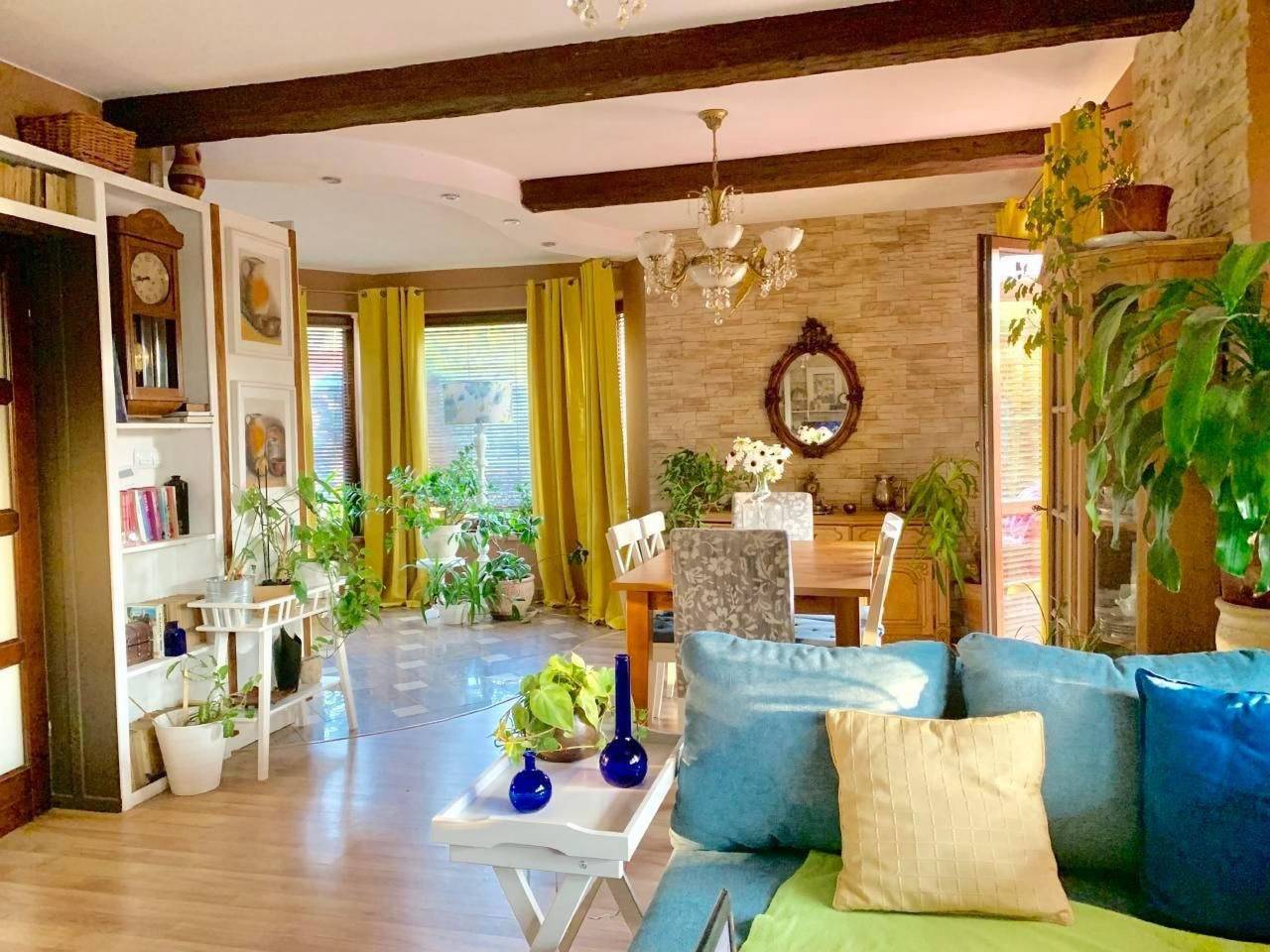 Magnolienhaus mit Sauna und Jacuzzi in Masowien