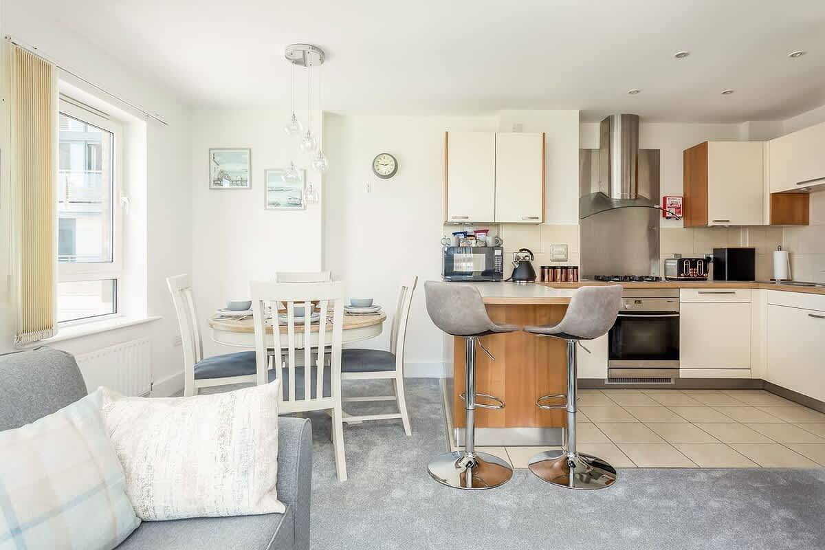 Ganze Wohnung, Tally Ho -Parking and Wi-Fi included in Poole, Poole Harbour