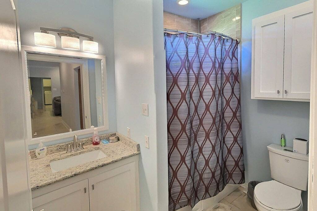 How nice... Waterfront peace and quiet *Wi-Fi!* in Toledo Bend Reservoir