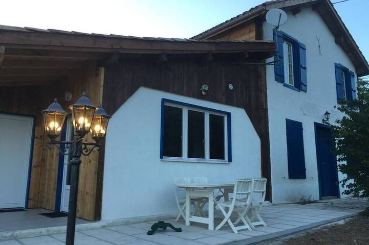 Location de vacances pour 4 personnes, animaux acceptés à ARX