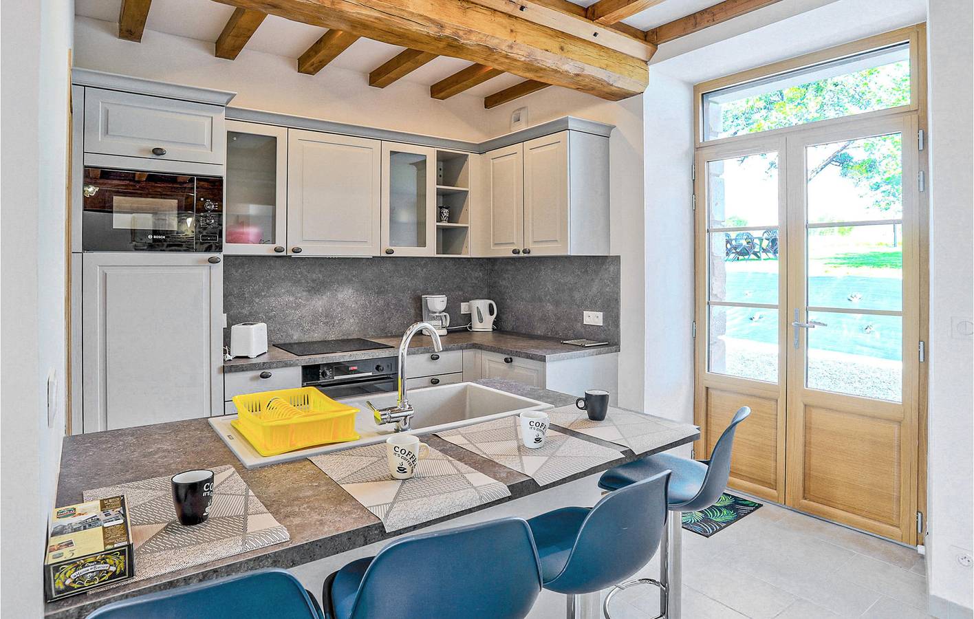 Bijou de Fierville : Spacieux, appartement avec jardin, parking et internet ! in Fierville-les-Mines, Côte de la Déroute