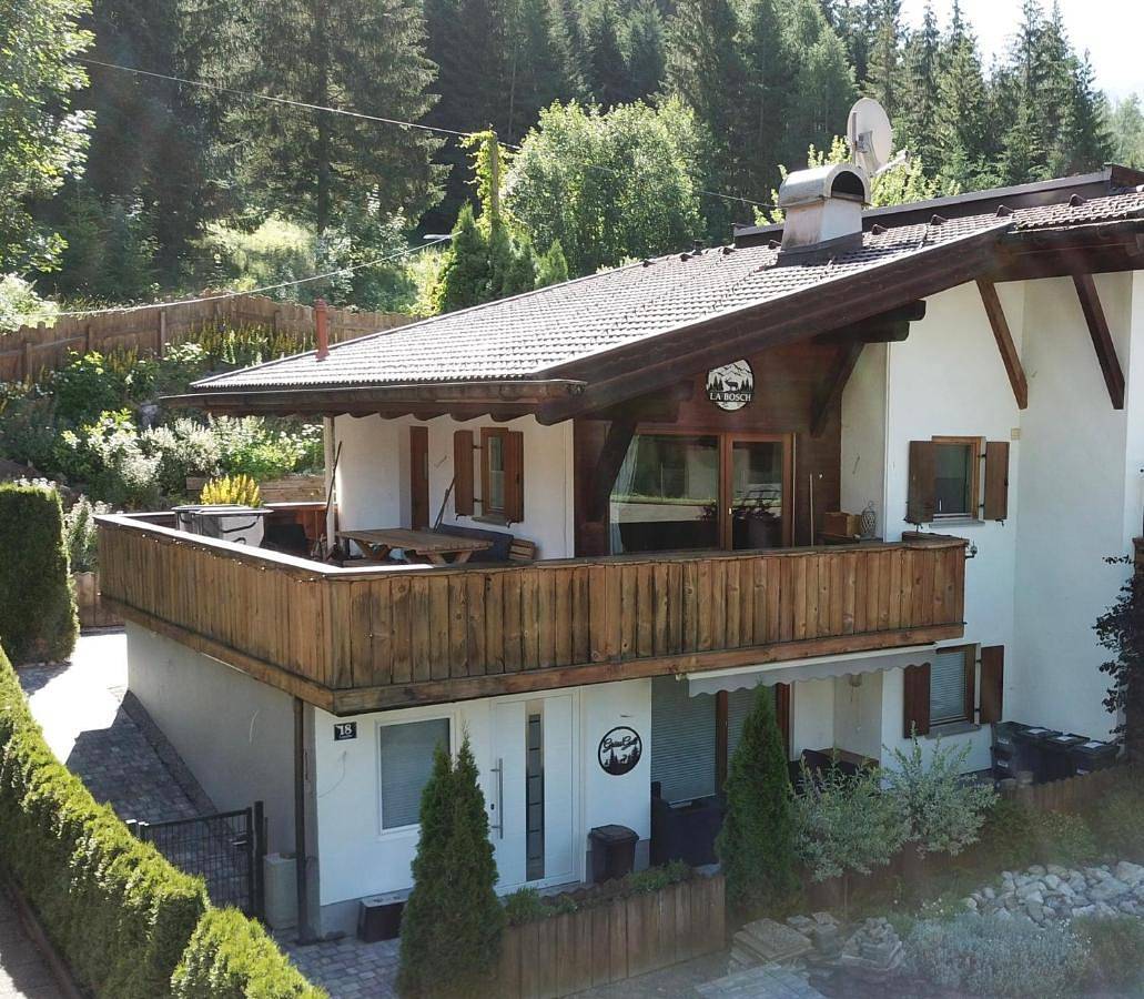 Chalet La Bosch, 7-persoons luxe eigen woning met privétuin in Lische, Ehrwald