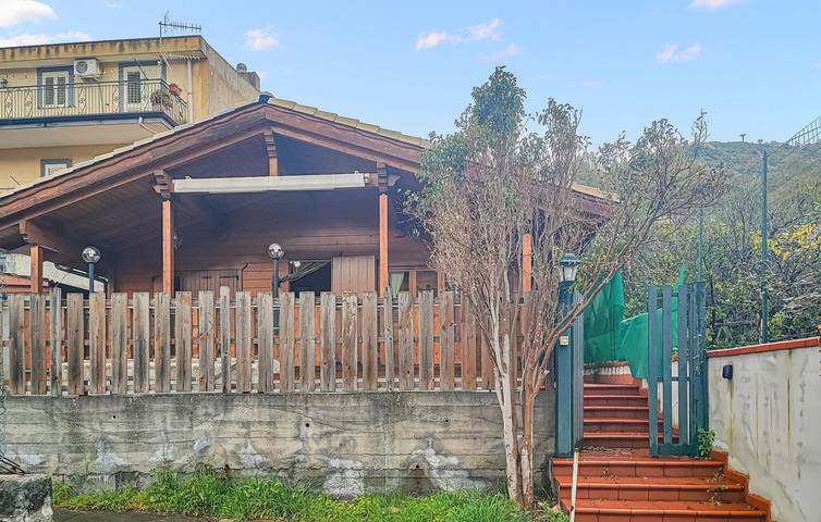Ferienhaus für 6 Personen, mit Terrasse, mit Haustier in Ätna