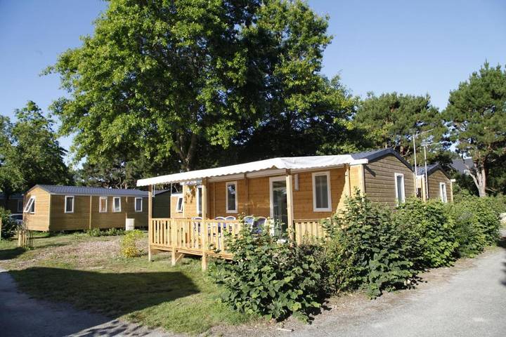 Camping pour 7 personnes, avec piscine et terrasse ainsi que jardin et bassin pour enfant, animaux acceptés à Saint-Philibert - 4