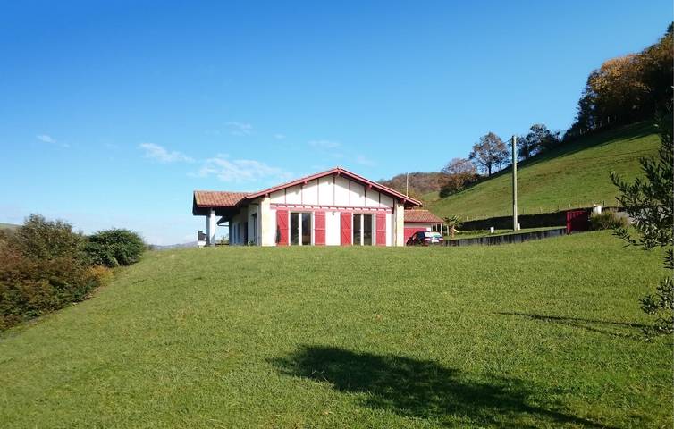 Location de vacances pour 6 personnes, avec terrasse et jardin, animaux acceptés à Bidarray - 2