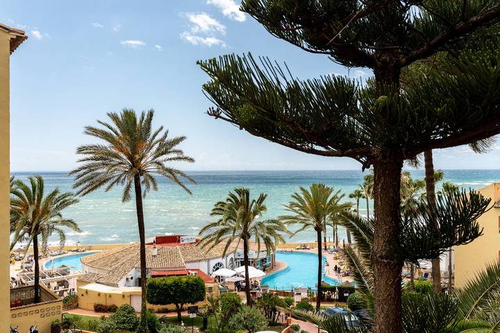 Apartamento de vacaciones para 4 personas, con terraza además de jacuzzi y piscina para niños - 1