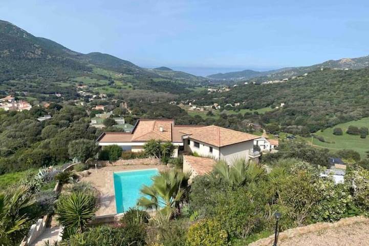 Villa für 8 Personen, mit Garten und Terrasse - 1