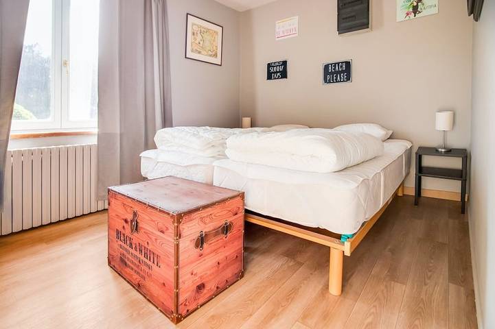 Location de vacances pour 12 personnes, avec jardin et piscine ainsi que sauna et terrasse à Anhée - 3