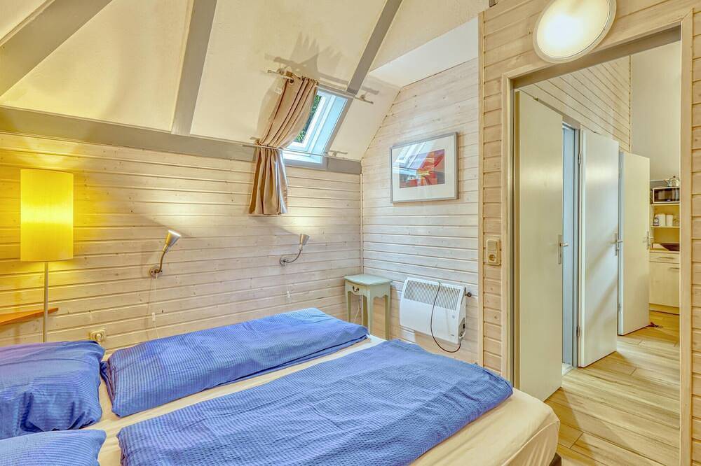 3 bedroom lovely home in Kirchheim-Reimboldshau in Reimboldshausen, Kirchheim