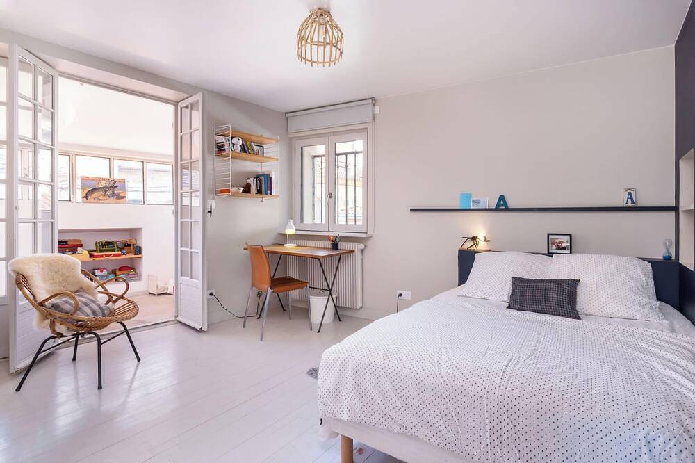 Maison Ré - chic and relaxed house with pool and garden in Sainte-Foy-lès-Lyon, Rhône