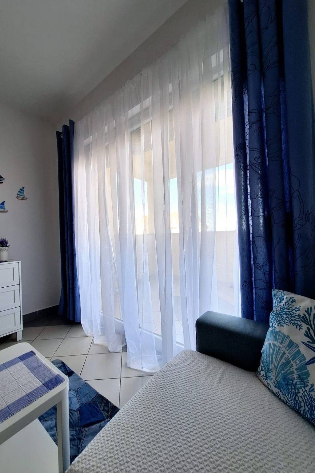 Ganze Wohnung, 1-Zimmer-Ferienwohnung mit Balkon und Meerblick Tkon, Pasman A-24359-a in Tkon, Pasman