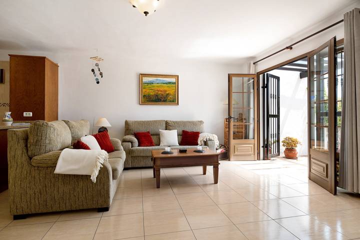 Ganze Wohnung, Ferienwohnung 'Puerto Chico B' mit Meerblick, Gemeinschaftspool und WLAN in Playa Blanca, Yaiza