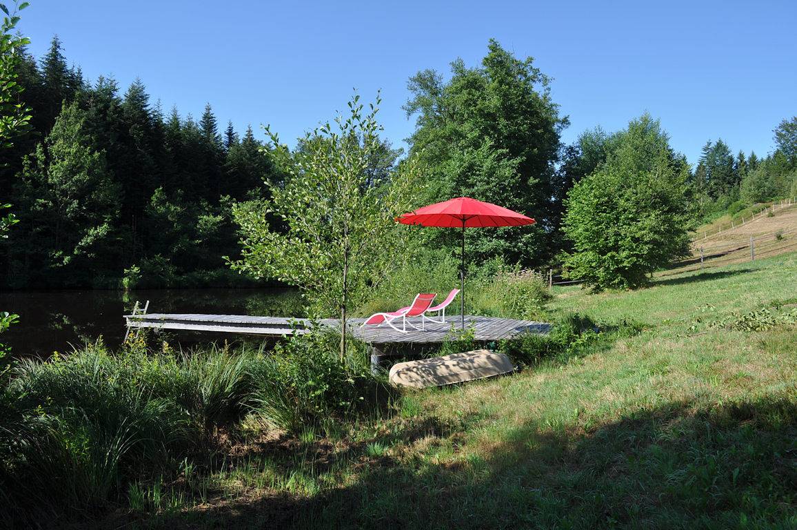 "Appartement Douglasie" avec balcon et étang (Mille Etangs) in Faucogney-et-la-Mer, Parc naturel régional des Ballons des Vosges
