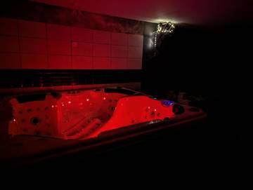 Chambre d’hôte pour 3 personnes, avec jardin et jacuzzi dans Thiernu