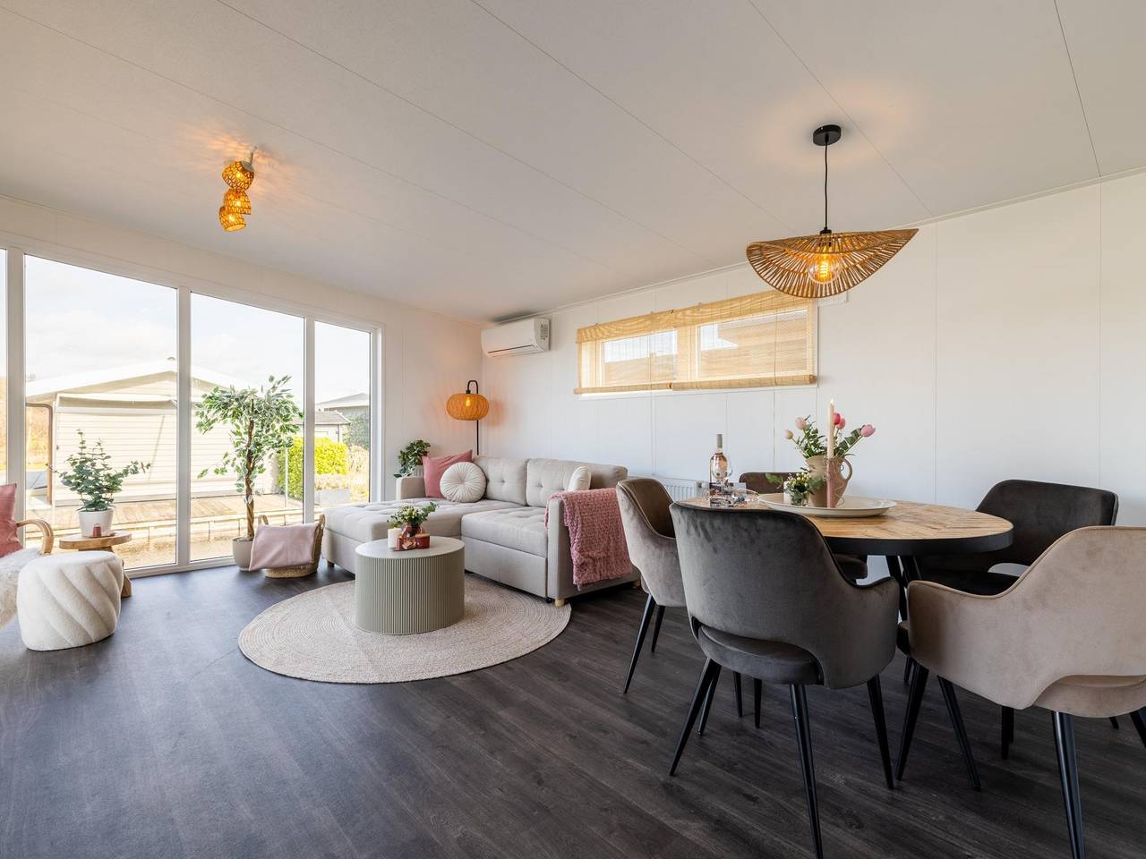 Schöne Wasser-Lodge, gemütlich eingerichtet in Giethoorn, Nationalpark Weerribben-Wieden