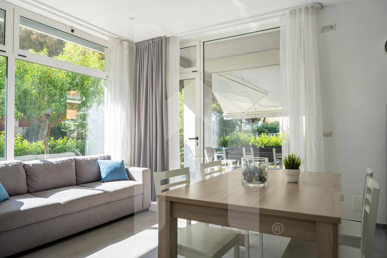 Appartement entier, Luminoso - Appartement de trois pièces au rez-de-chaussée in Bagni Saint Tropez, Pineto