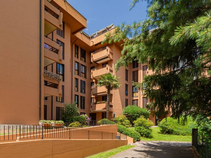 Gîte pour 5 personnes, avec vue sur le lac ainsi que jardin et balcon, animaux acceptés à Laveno-Mombello - 2