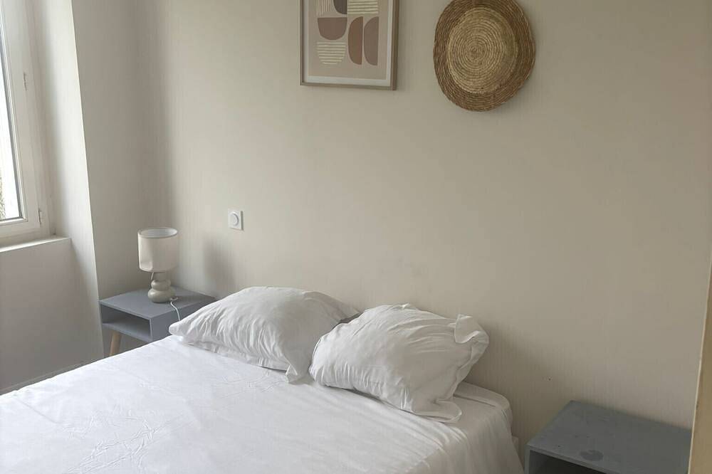 Entire apartment, Le Logis Le Pagnon - 1 room in Brive-la-Gaillarde, Brive-la-Gaillarde region